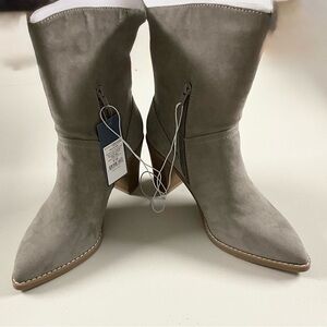 Universal Thread Gray Heeled Boots